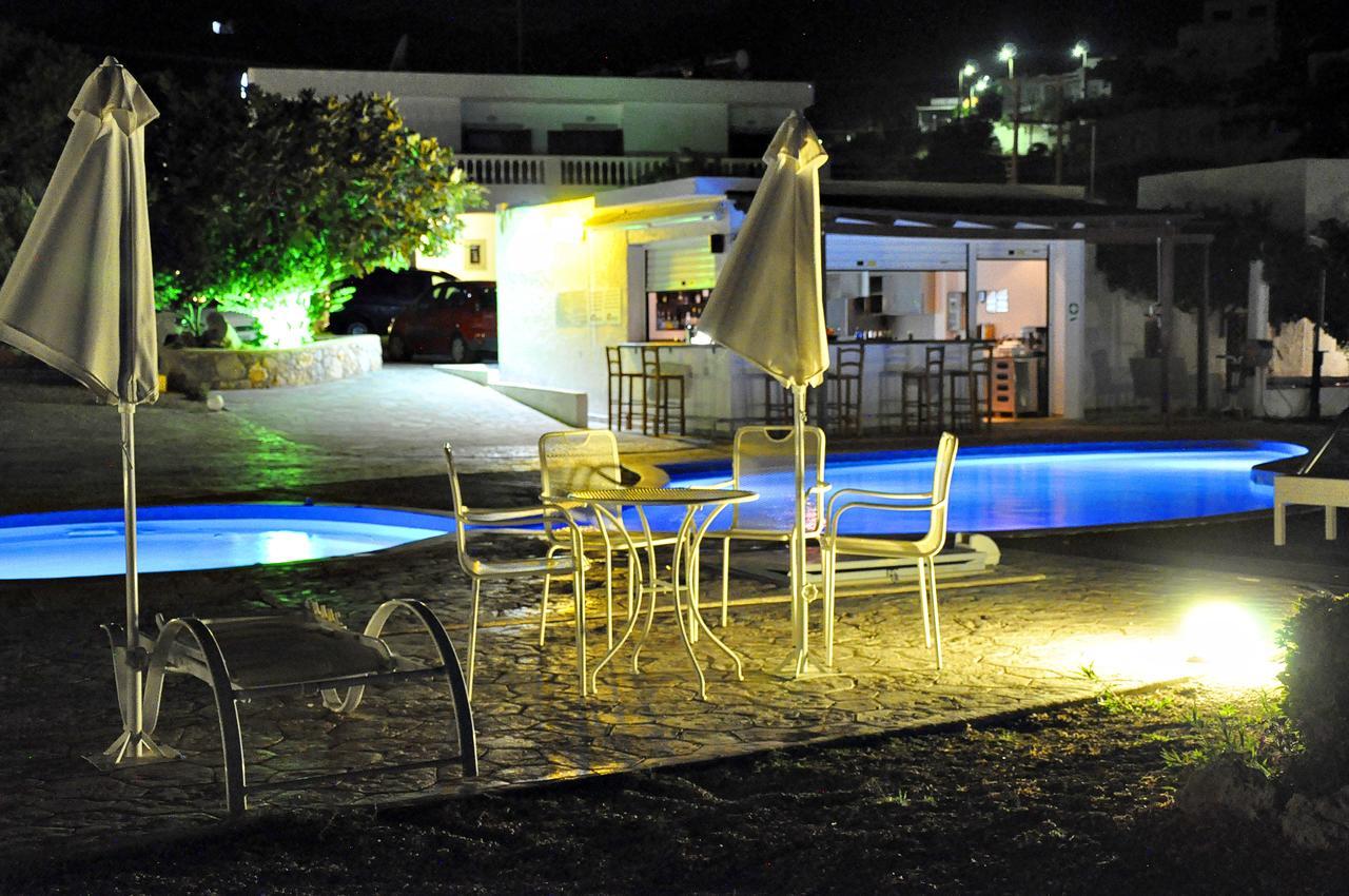 Tony'S Beach Vromolithos Esterno foto